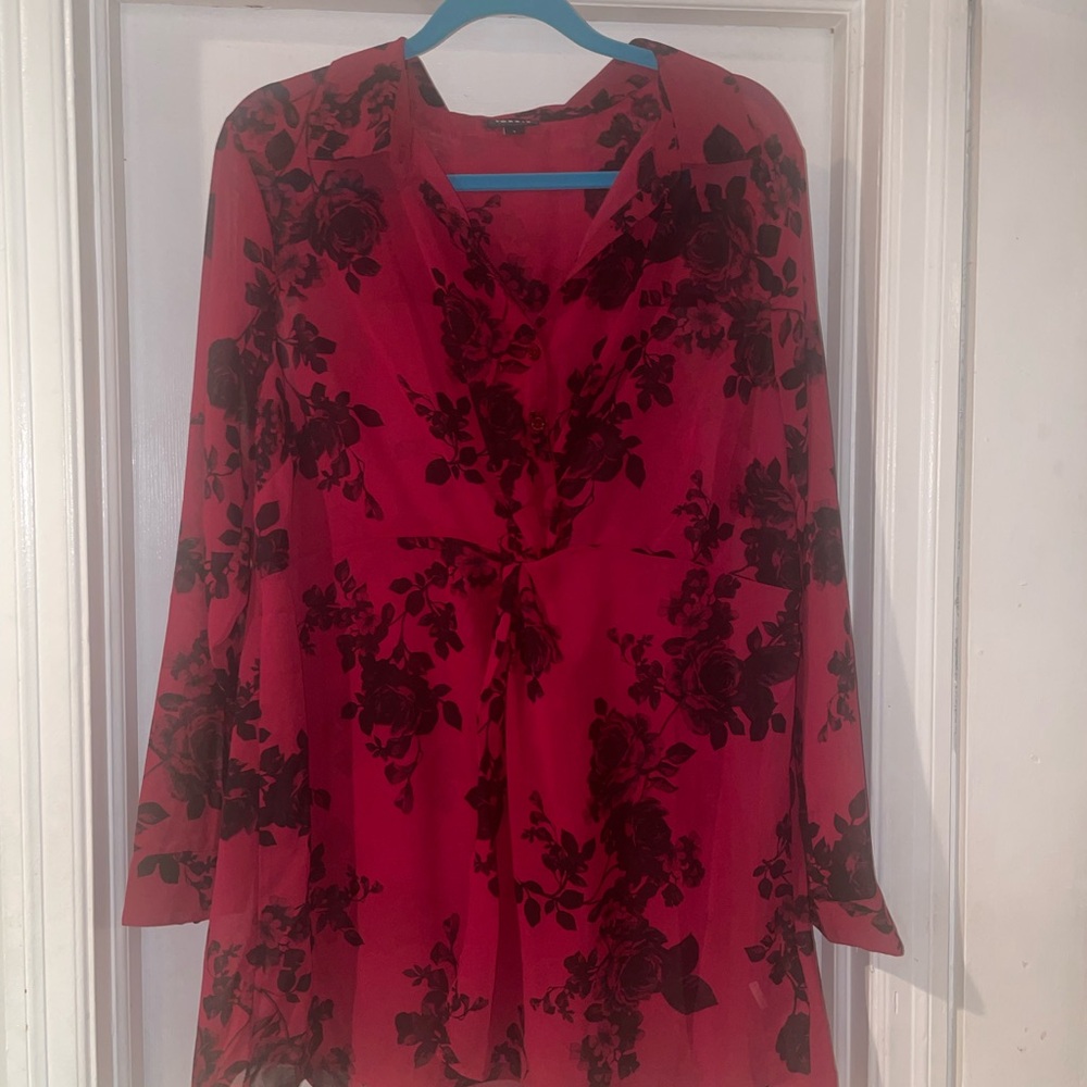 Chiffon twist front top. NWOT. Torrid brand. Size 1.
